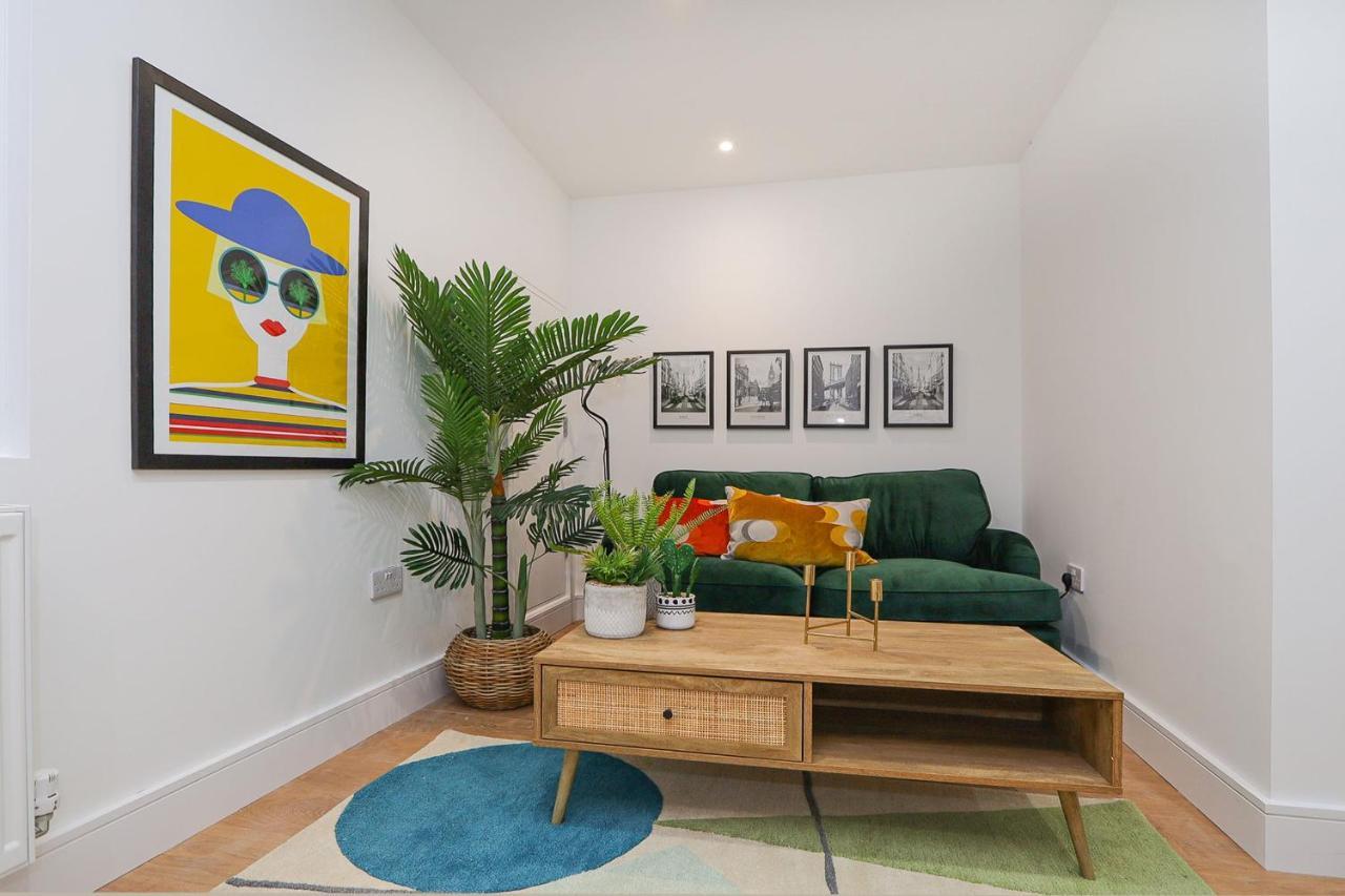 The Secret, 1 Bed Flat With Patio - Zone 2 Appartement
