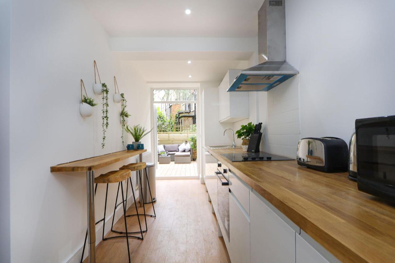 The Secret, 1 Bed Flat With Patio - Zone 2