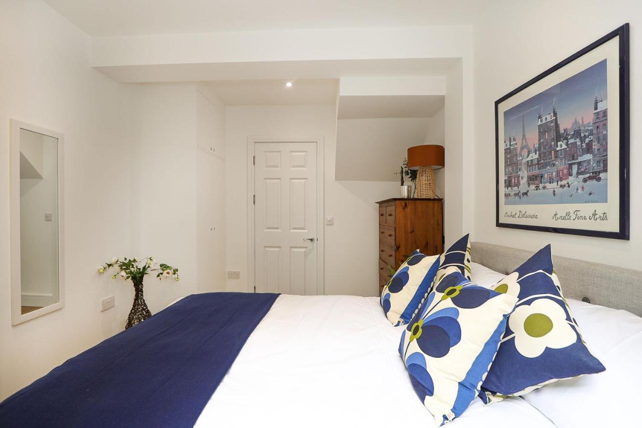 The Secret, 1 Bed Flat With Patio - Zone 2 Appartement
