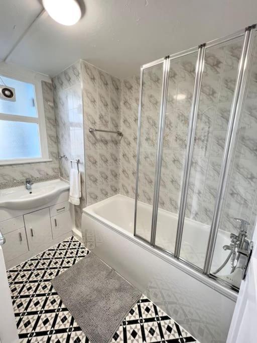 Lovely 3 Bedrooms Flat Londen