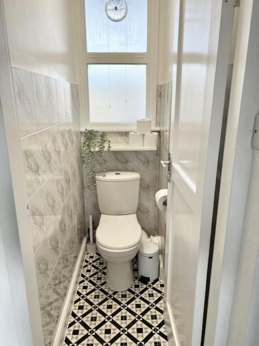 Appartement Lovely 3 Bedrooms Flat *