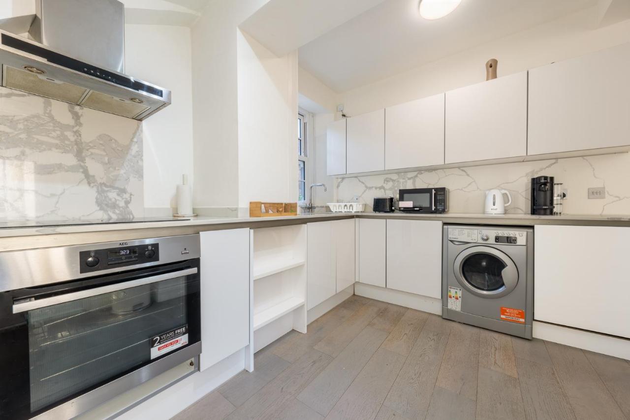 Modern 3 And 2 Bedroom Flat In Central With Installed Ac *