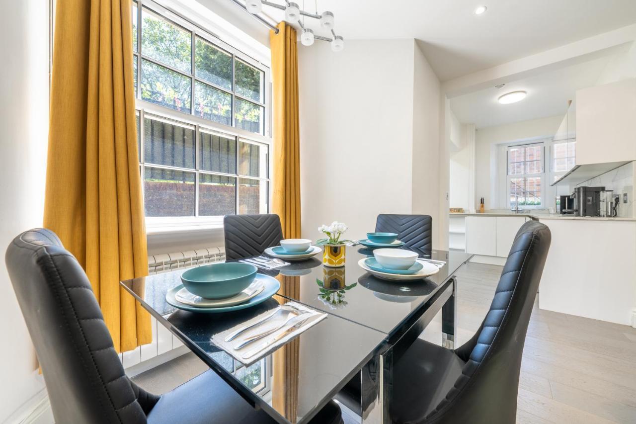 Modern 3 And 2 Bedroom Flat In Central With Installed Ac *