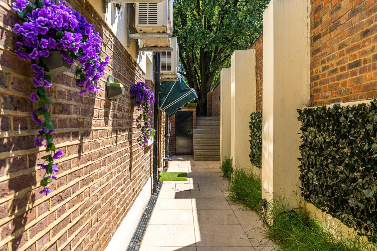 Modern 3 And 2 Bedroom Flat In Central With Installed Ac * Londen