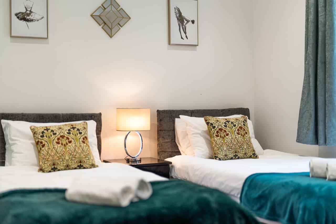 Appartement Modern 3 And 2 Bedroom Flat In Central With Installed Ac *