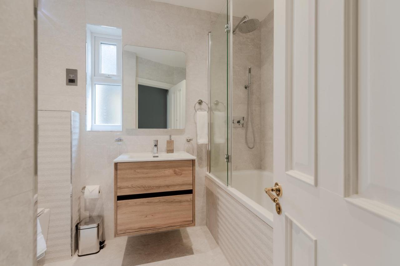 Central, Stylish And Spacious 4 Bedroom House 2,5 Bathrooms In Shepherd's Bush Appartement