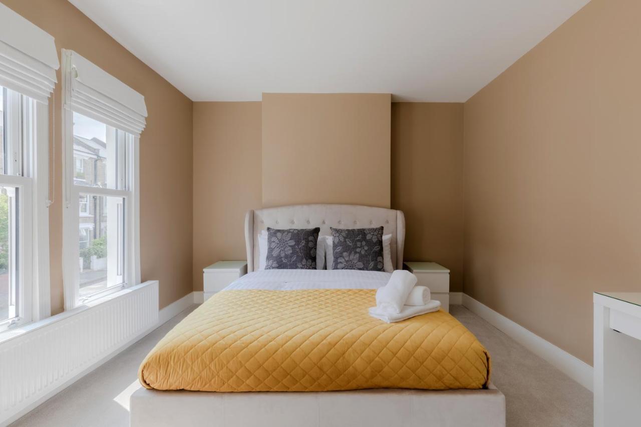 Appartement Central, Stylish And Spacious 4 Bedroom House 2,5 Bathrooms In Shepherd's Bush Londen