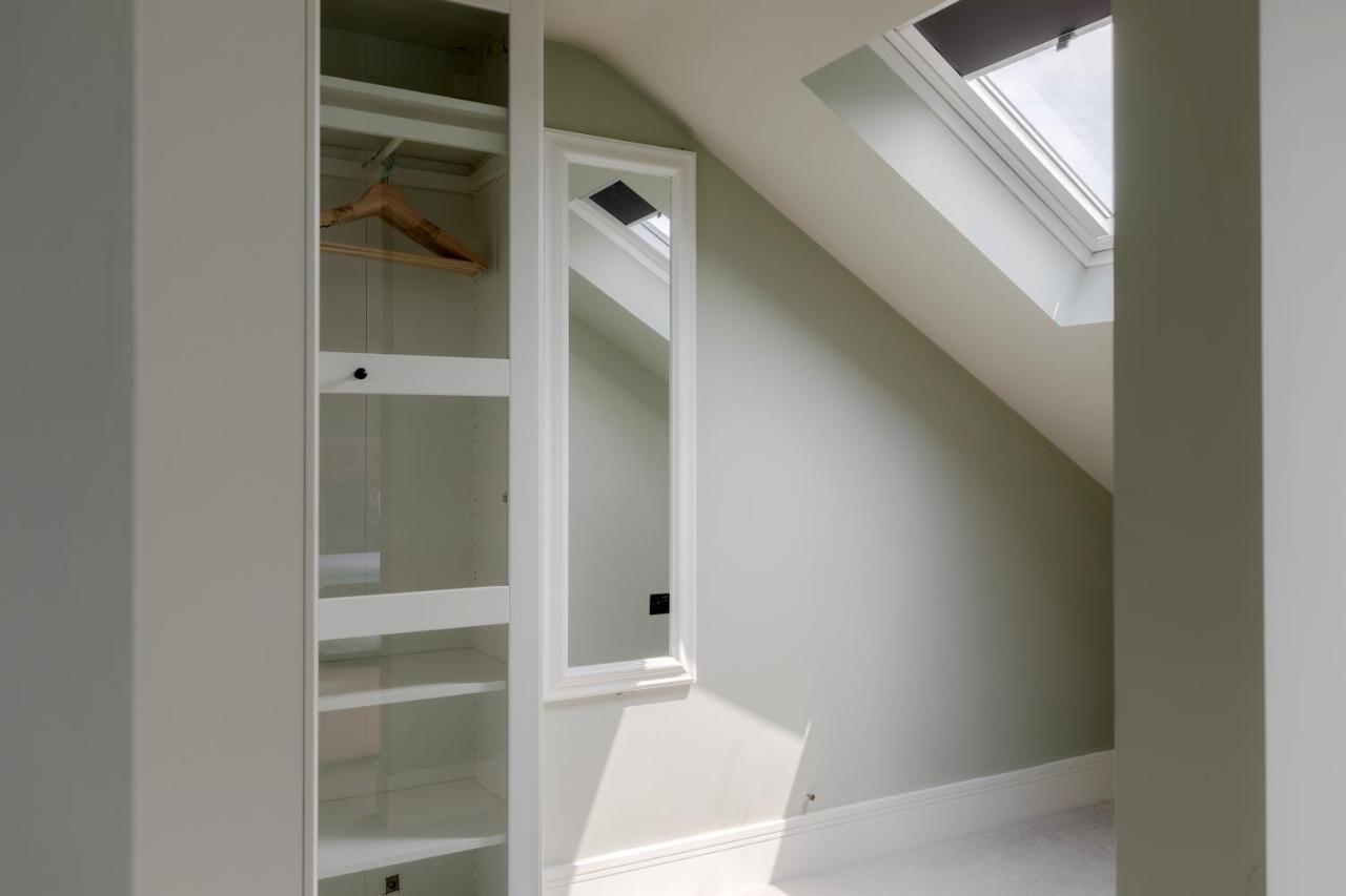 Appartement Central, Stylish And Spacious 4 Bedroom House 2,5 Bathrooms In Shepherd's Bush Londen