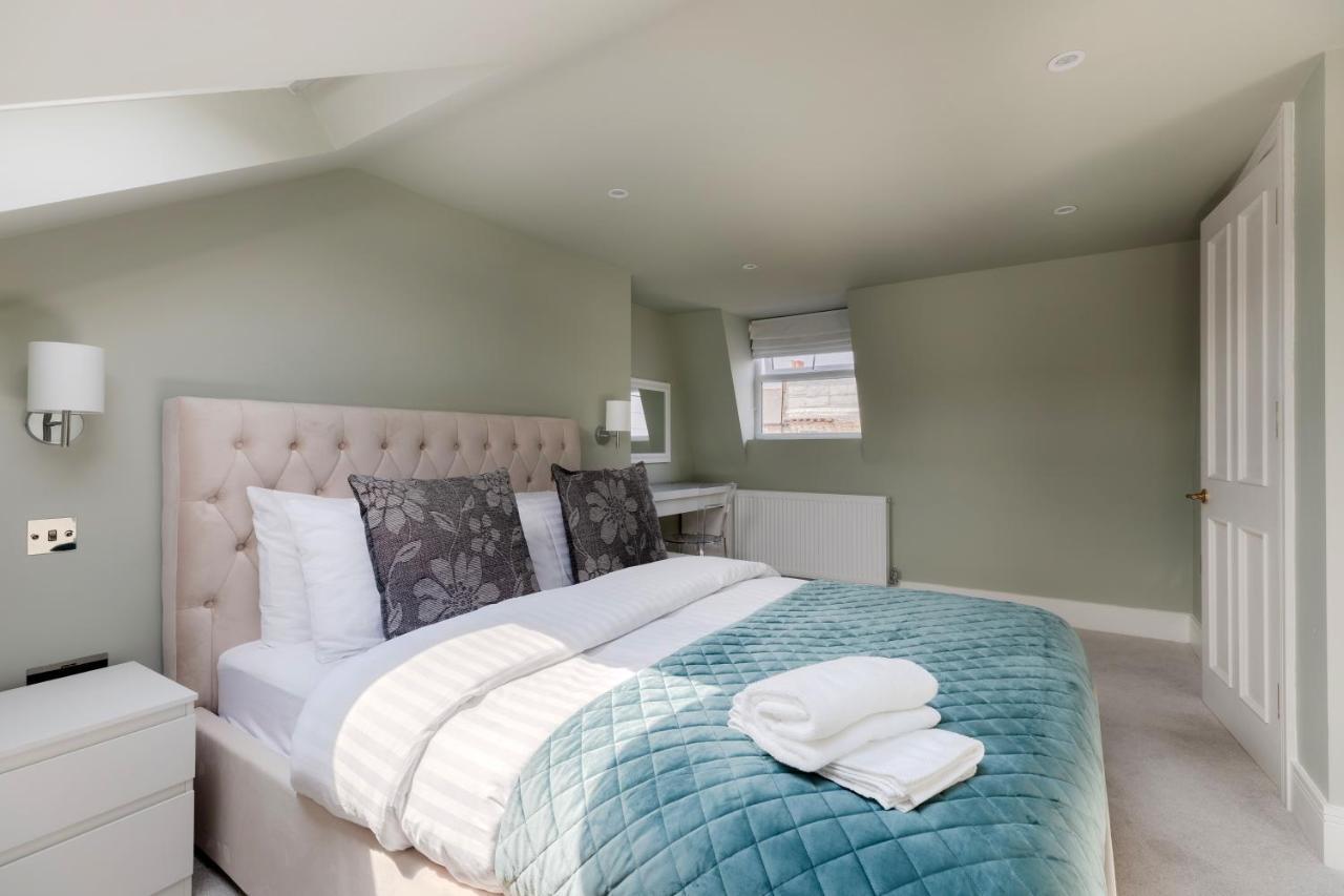 Central, Stylish And Spacious 4 Bedroom House 2,5 Bathrooms In Shepherd's Bush Appartement Londen