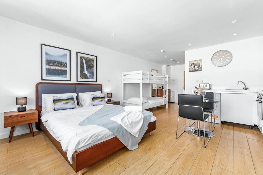 Spacious And Delightful Sleep 5 Piccadilly Vrc Appartement Londen