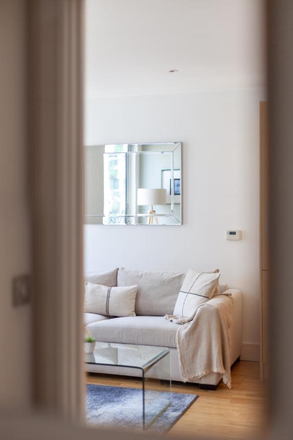 The Canary Wharf Apartment London