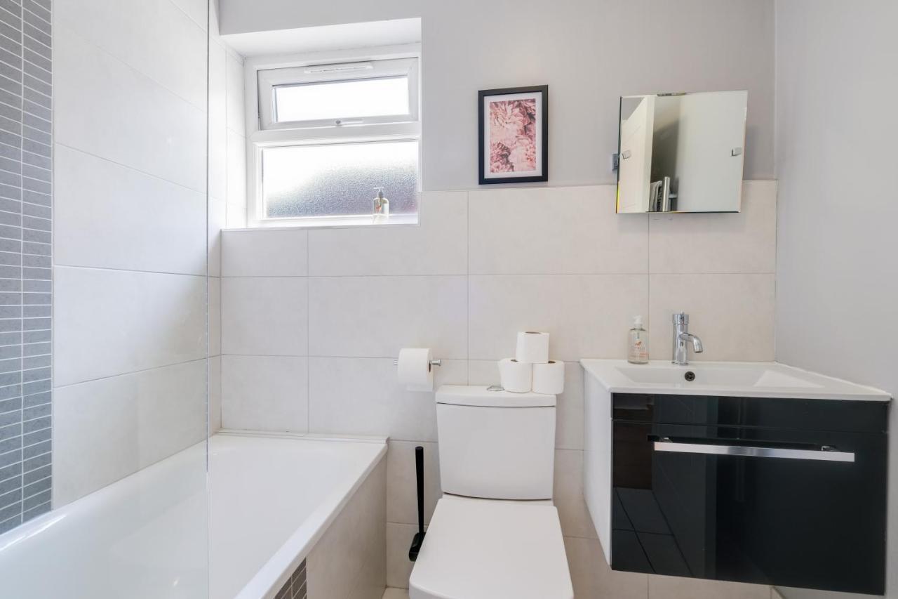 Сasa de vacaciones Luxury 3 Bedroom 2 Bathroom House, Fulham By 360stays Londres