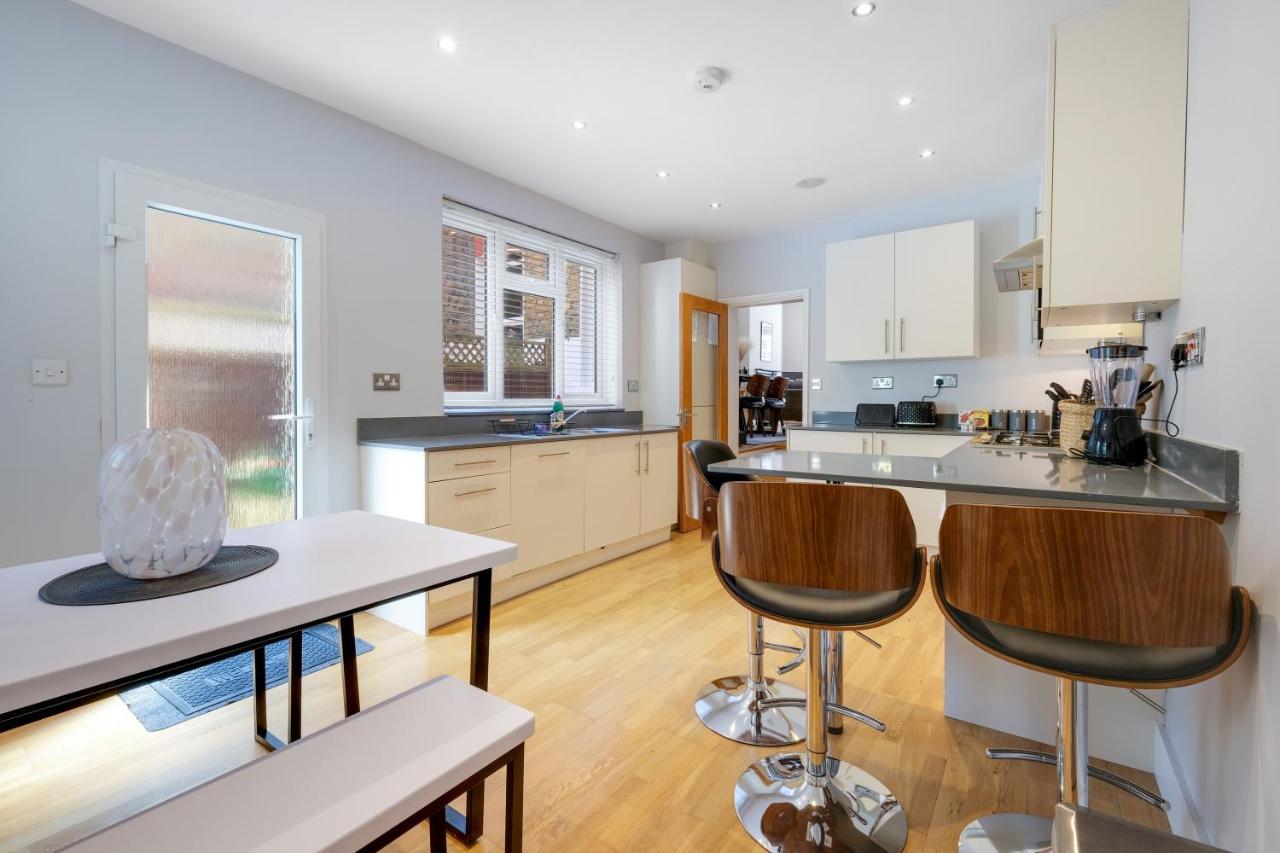 Luxury 3 Bedroom 2 Bathroom House, Fulham By 360stays Londres