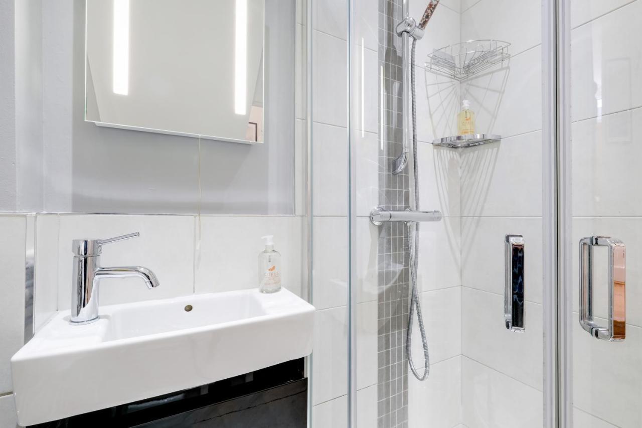 Luxury 3 Bedroom 2 Bathroom House, Fulham By 360stays