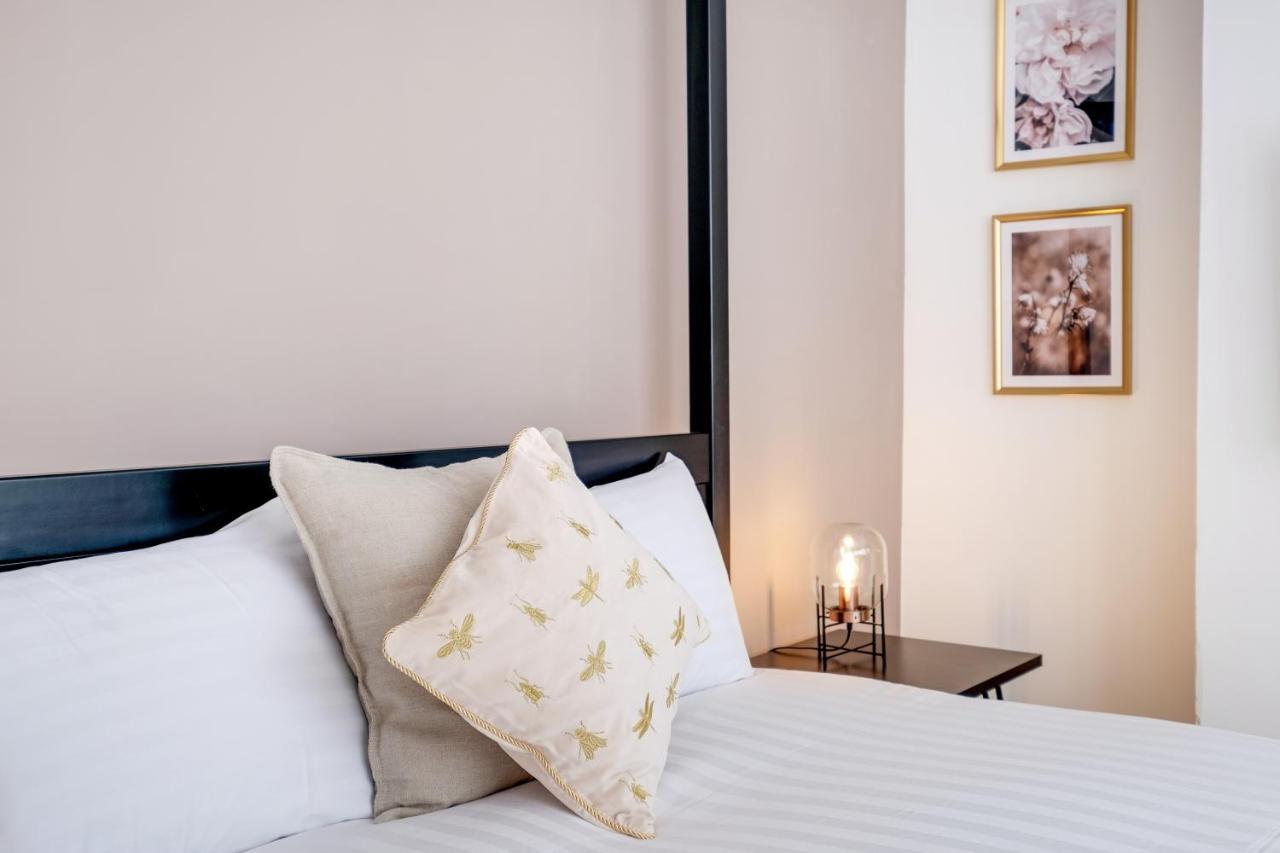 Luxury 3 Bedroom 2 Bathroom House, Fulham By 360stays