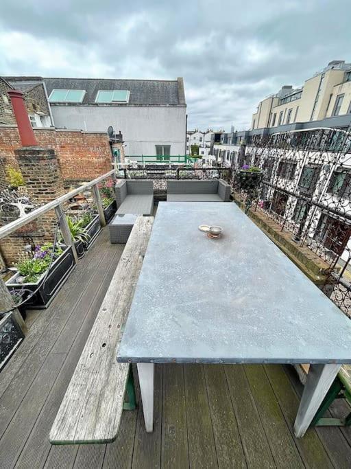 Golborne Road 3 Bedrooms Antique Rooftop Terrace Flat Apartment *