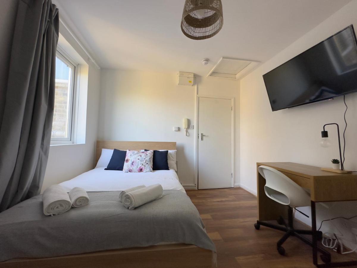 Lovely Studio Flats In Hackney Londen