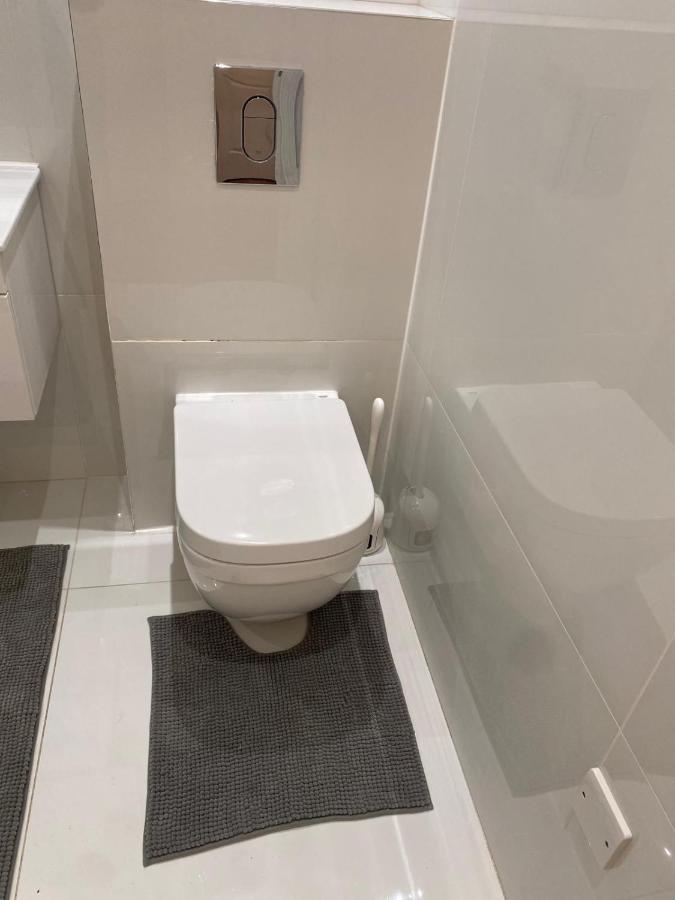 Streatham High Street Apartment *