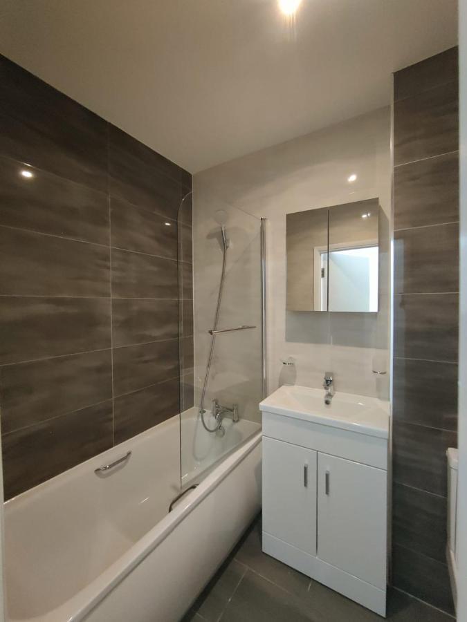Latchmere Apartment London