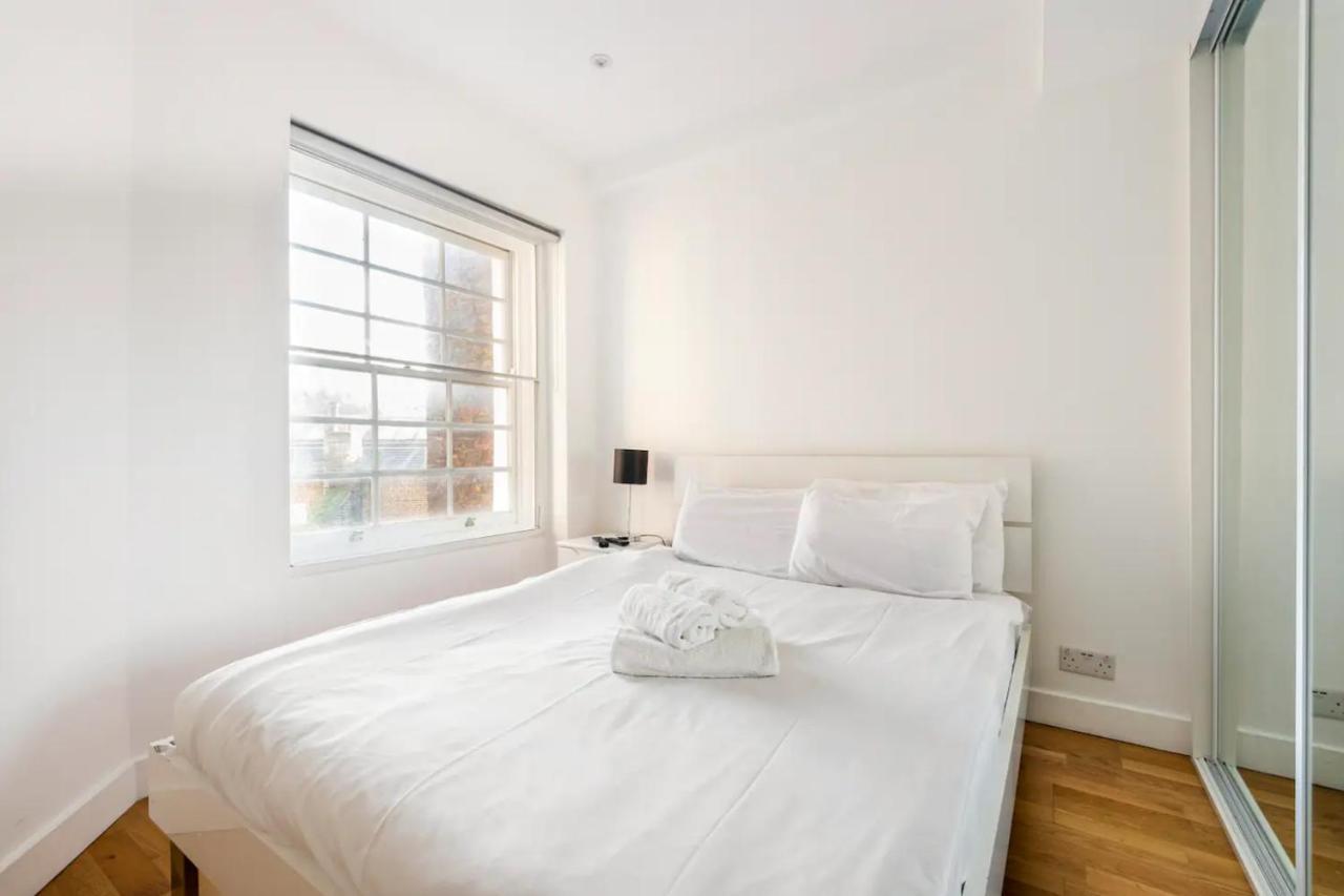 Beautiful 1 Bedroom Penthouse Flat * Londen