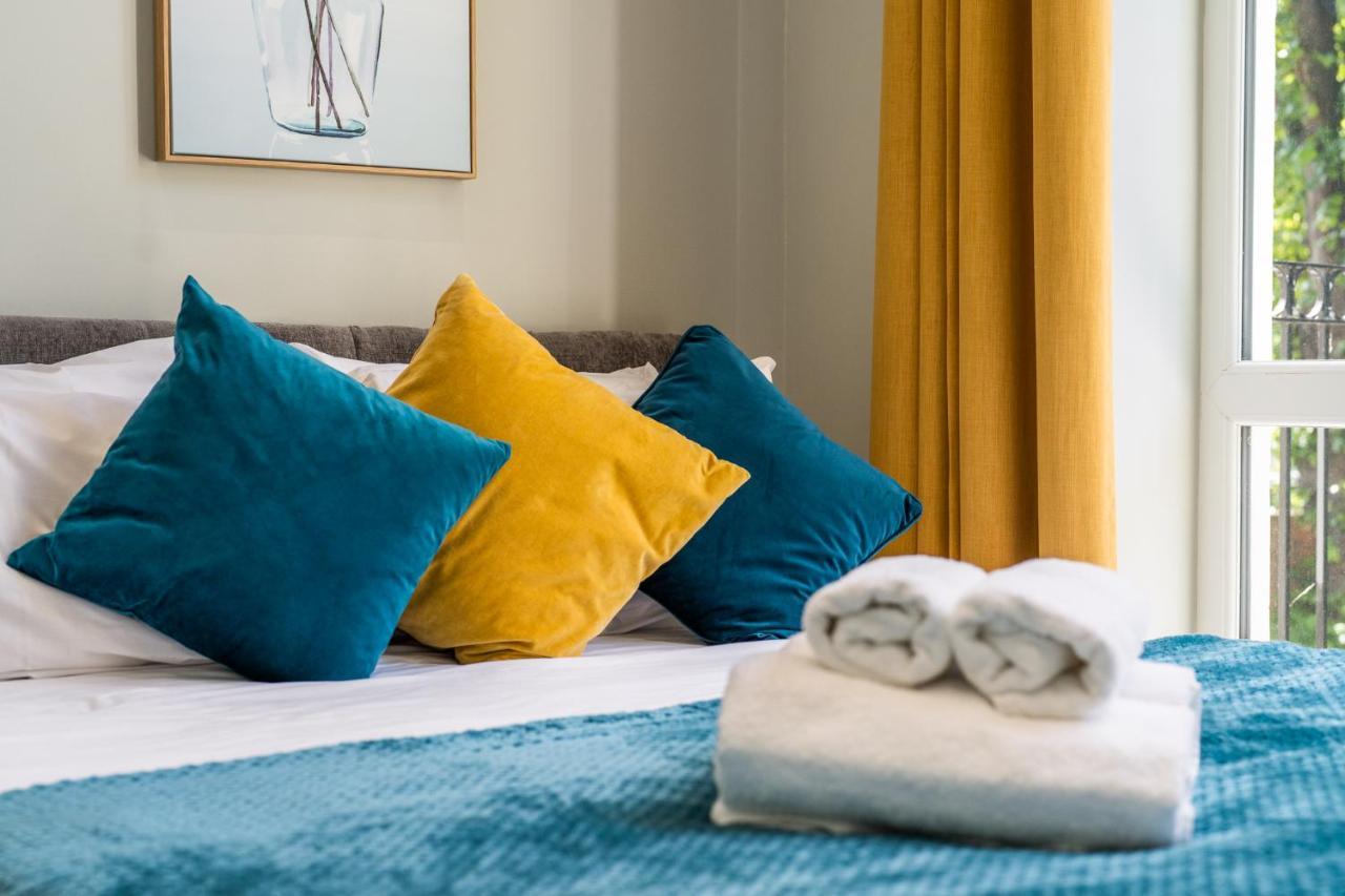 Modern 3 And 2 Bedroom Flat In Central With Installed Ac Appartement Londen