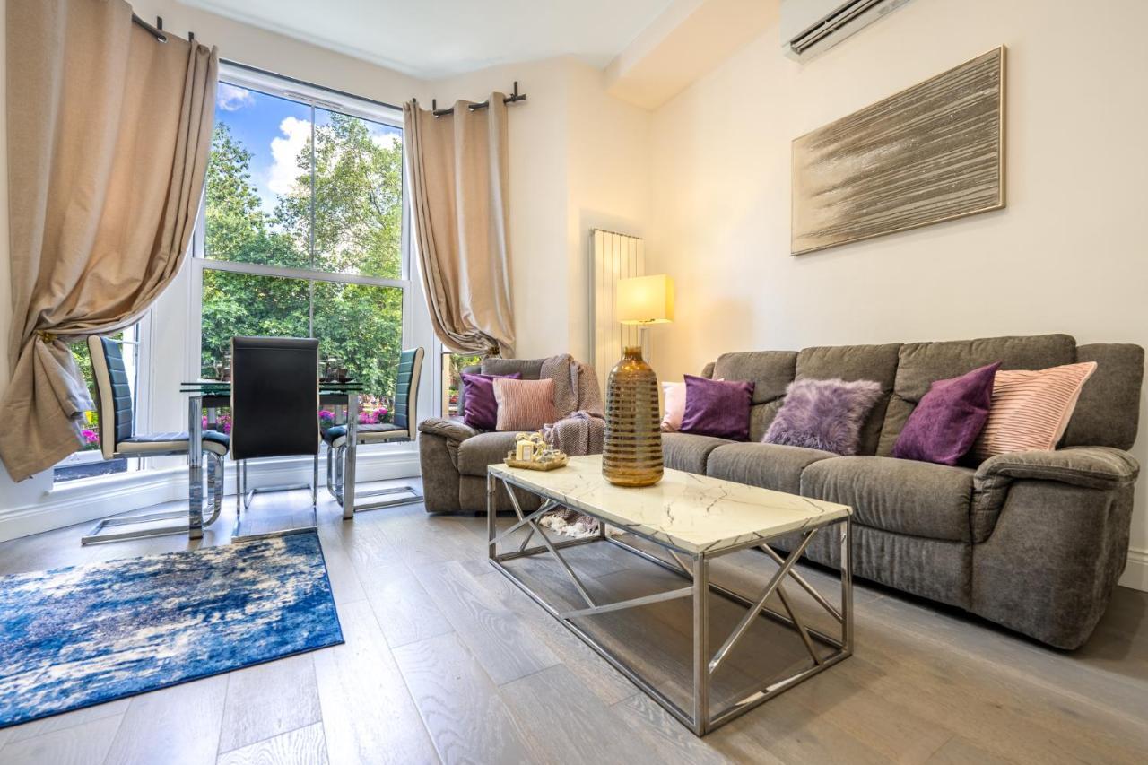 Modern 3 And 2 Bedroom Flat In Central With Installed Ac Londen