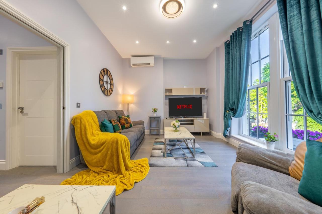 Modern 3 And 2 Bedroom Flat In Central With Installed Ac Londen