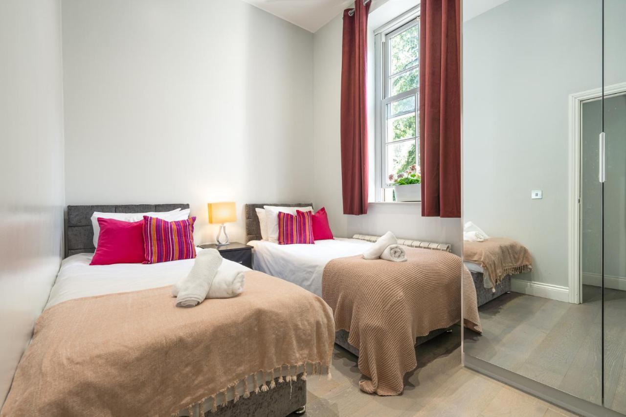 Modern 3 And 2 Bedroom Flat In Central With Installed Ac