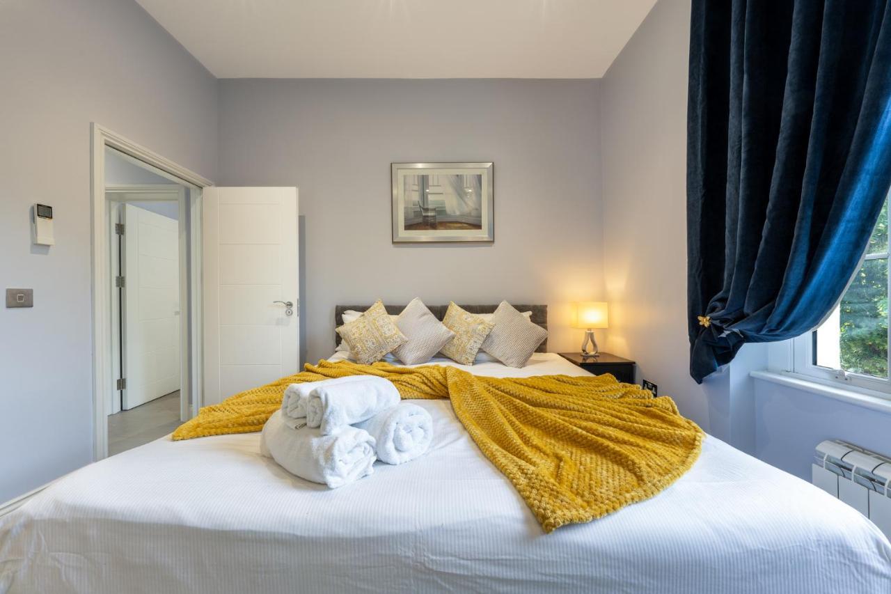 Modern 3 And 2 Bedroom Flat In Central With Installed Ac