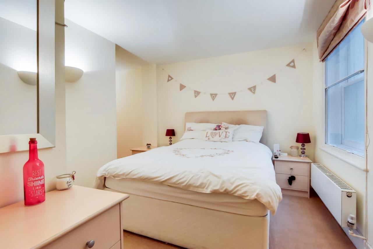 Spacious 2 Bed 2 Bath Kings Cross Apartment London