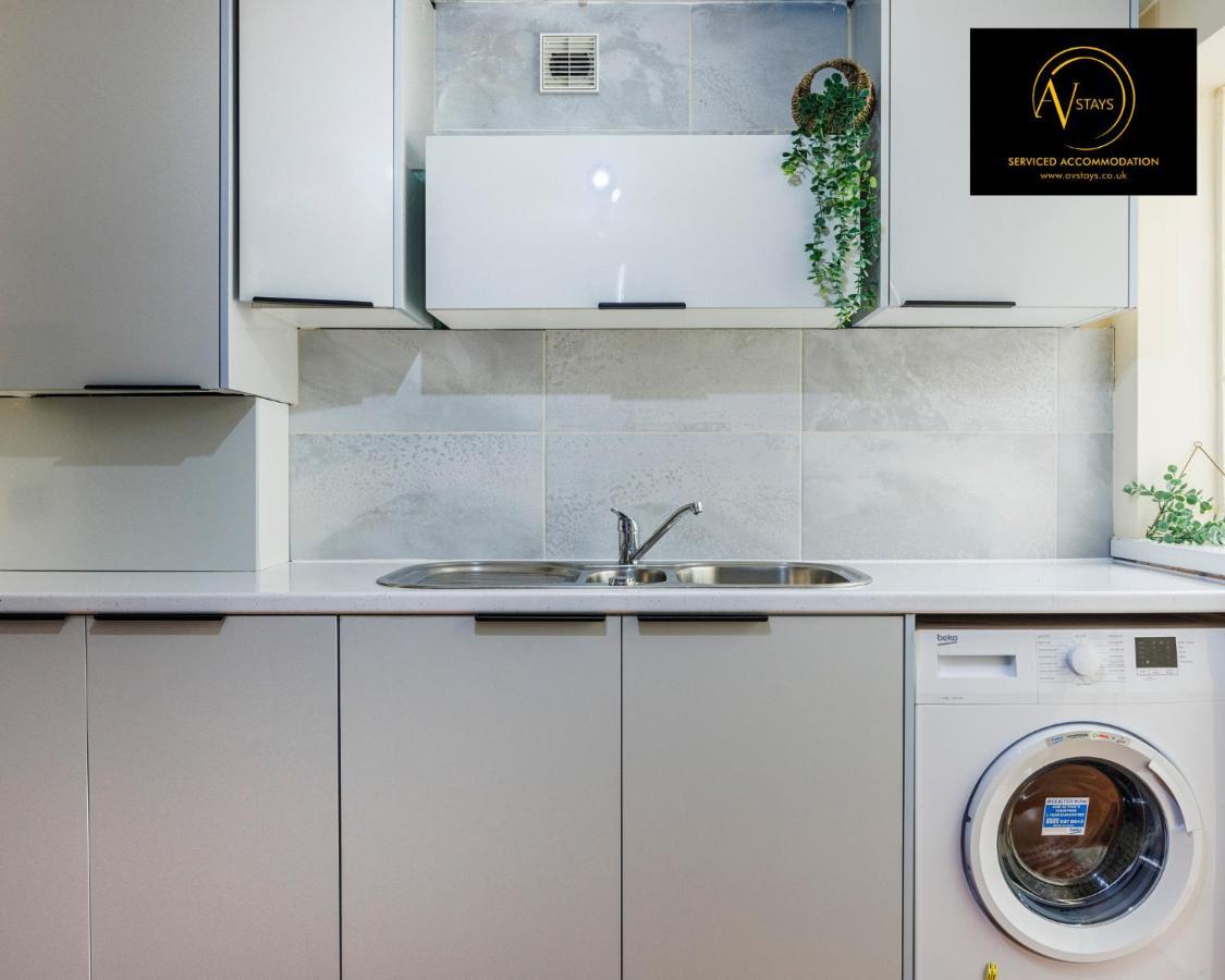 2 Bedroom House By Av Stays Short Lets Croydon With Free Wi-fi Сasa de vacaciones *
