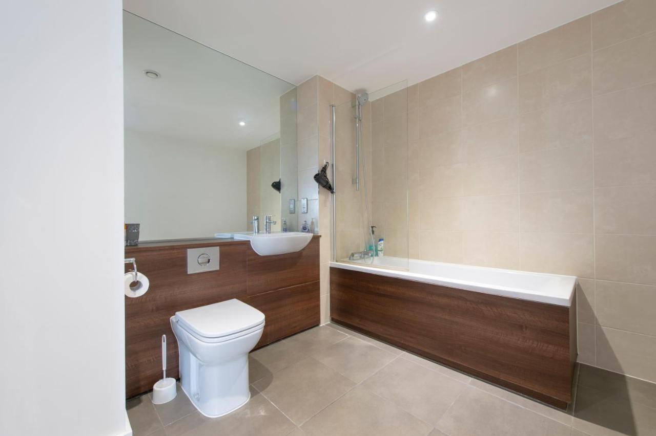 Luxury Canning Town Apartment London