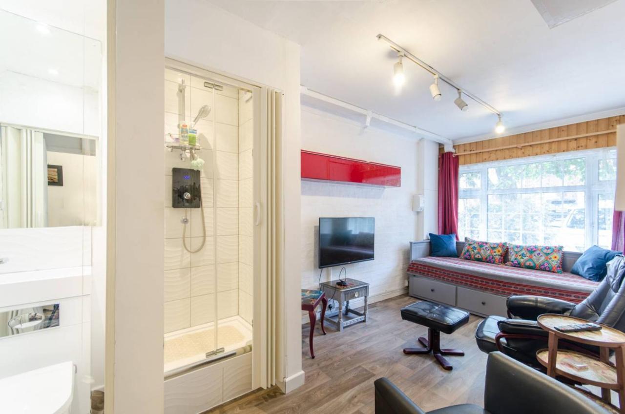 Leeward Gardens With Ensuite Accommodatie bij particulieren Londen