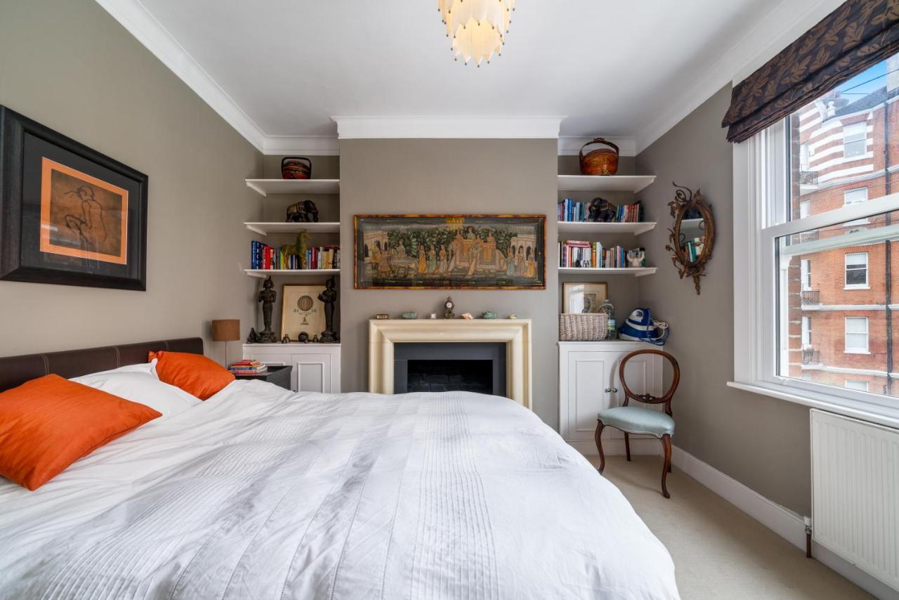 Modern Near Battersea Park *