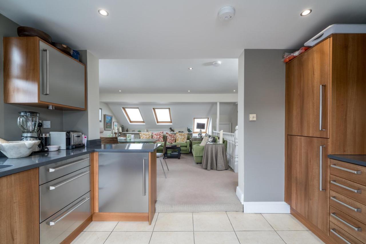Modern Near Battersea Park * London