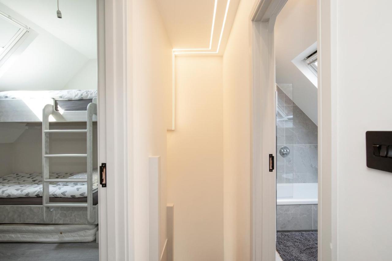 Luxury Spacious Modern New -fully Equipped Apartment