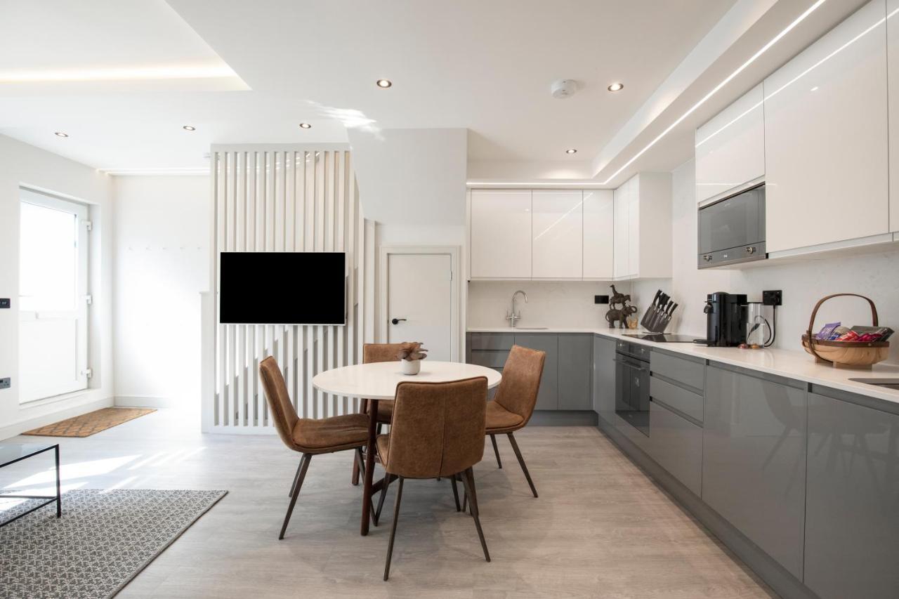 Luxury Spacious Modern New -fully Equipped * London
