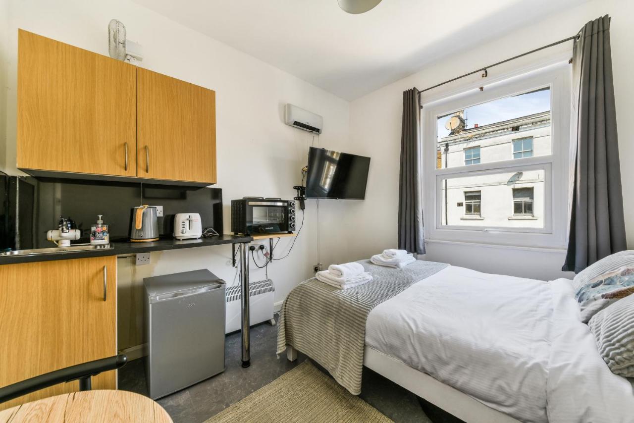 Chapel Market, Studio In Angel- Sleeps Upto 3 * London