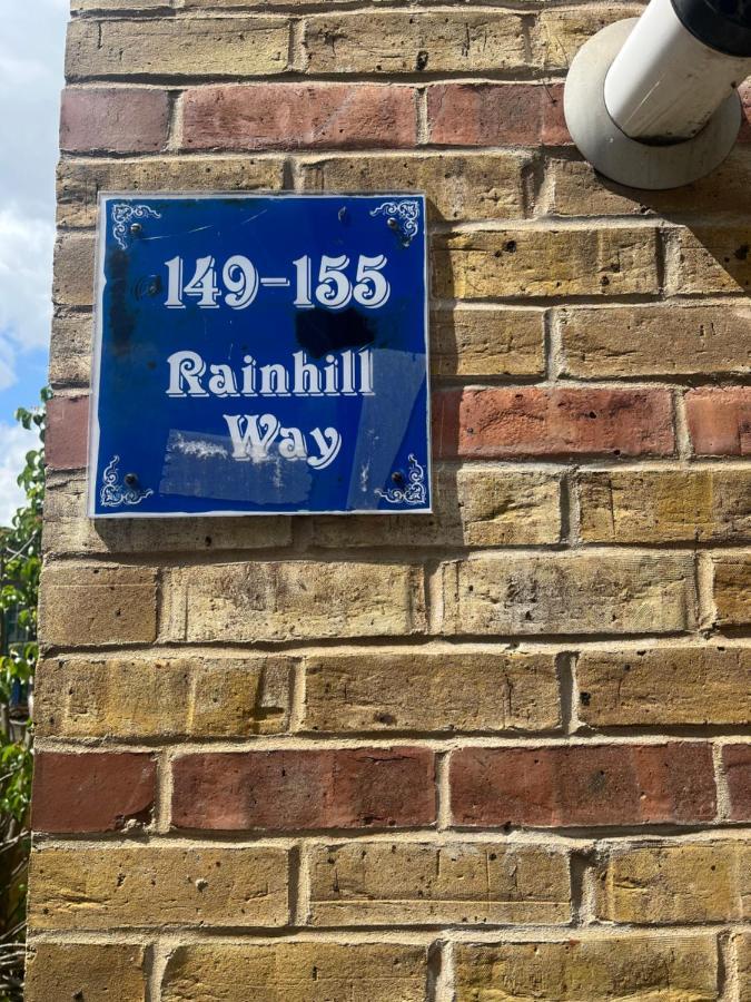 New Cosey 2 Bedroom With Free Parking Appartement *