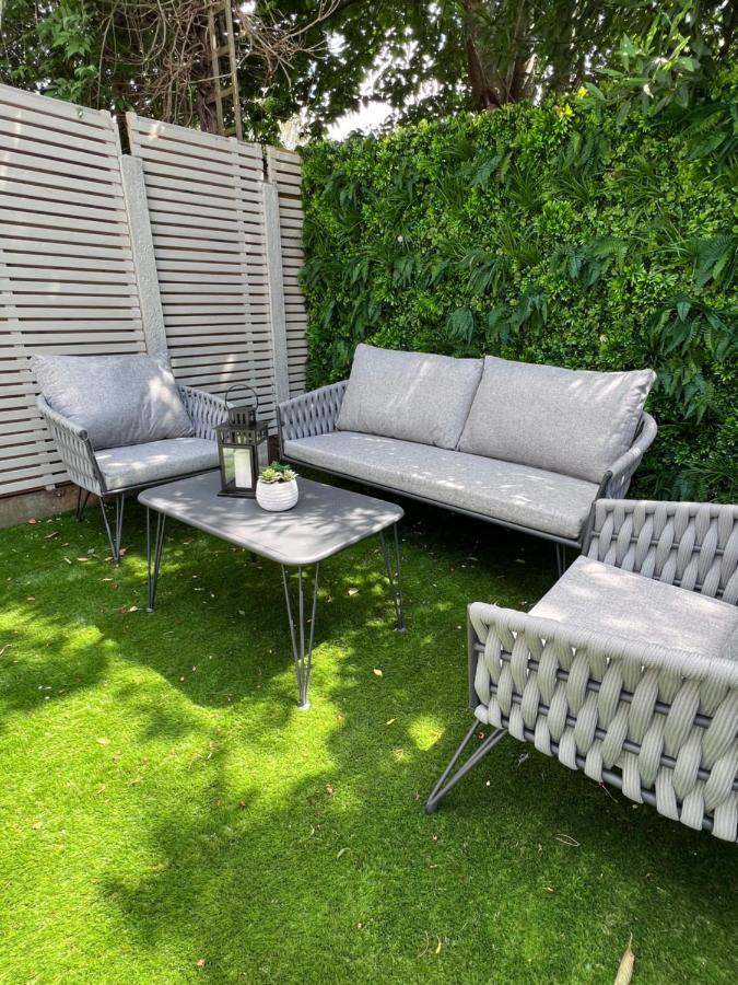 Beautiful 5-bedroom Private House In Quiet Street 2 Minutes From Station Сasa de vacaciones *