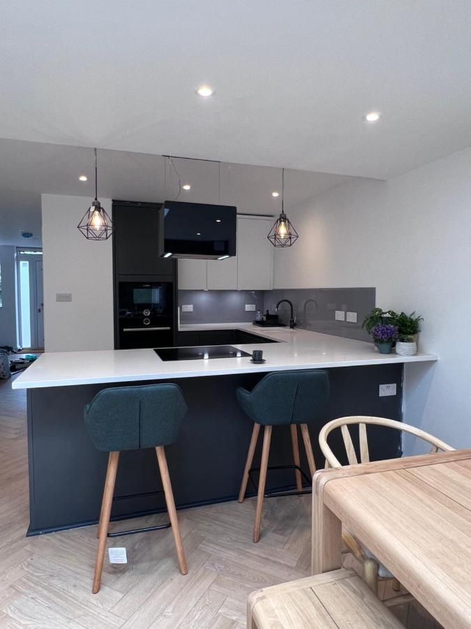 Сasa de vacaciones Beautiful 5-bedroom Private House In Quiet Street 2 Minutes From Station Londres