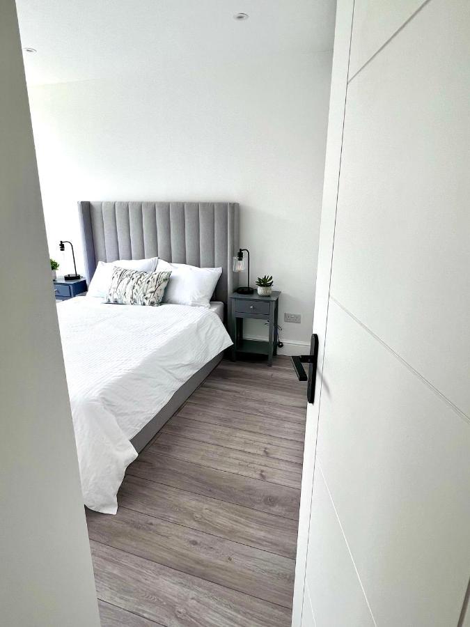 Beautiful 5-bedroom Private House In Quiet Street 2 Minutes From Station Londres