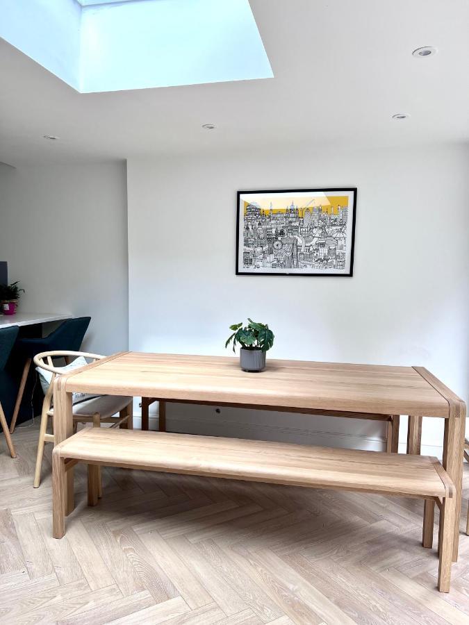 Beautiful 5-bedroom Private House In Quiet Street 2 Minutes From Station *