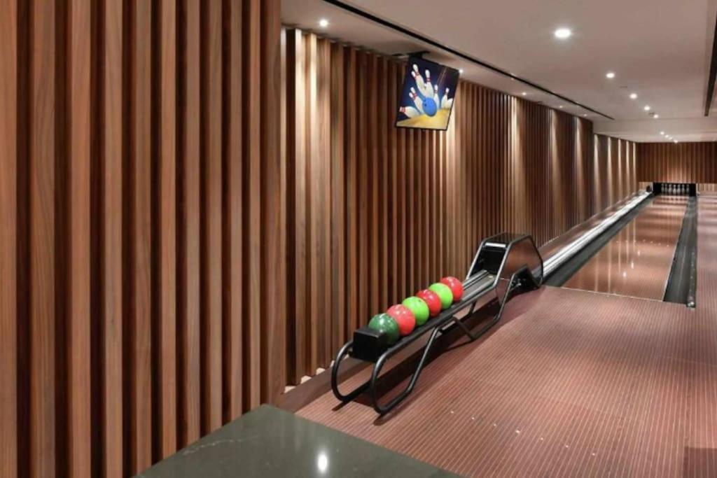 Riverside Luxury - Pool, Gym, Sauna, Cinema, Bowling Alley And More! Appartement