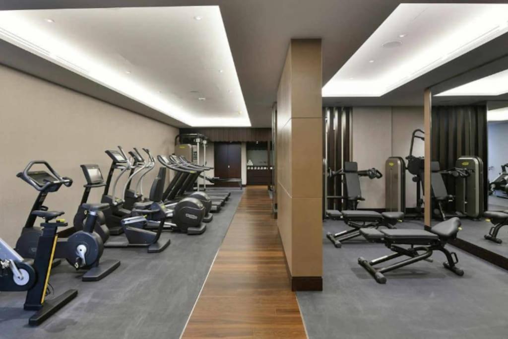 Riverside Luxury - Pool, Gym, Sauna, Cinema, Bowling Alley And More! *