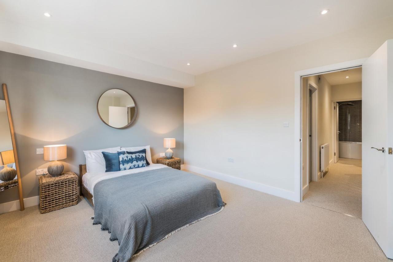 Staylux Kensington Apartment *