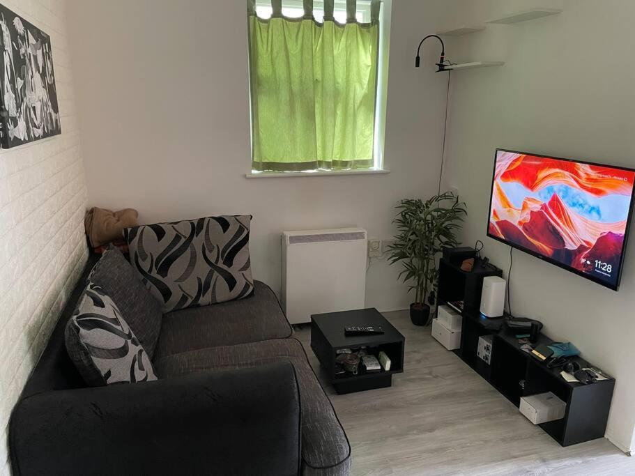 Apartamento Entire Private House In The Heart Of *