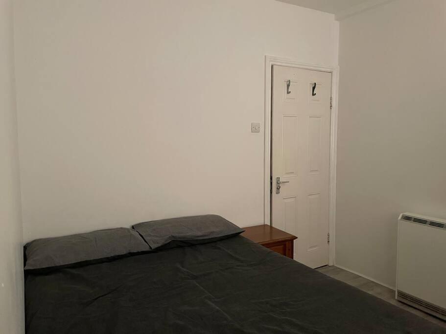 Entire Private House In The Heart Of Apartment London