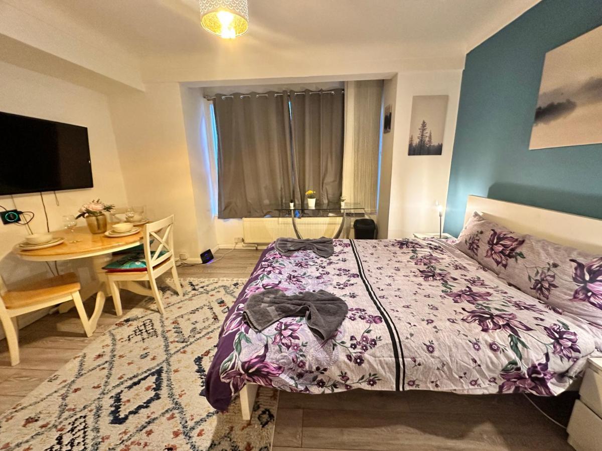 Lovely 2-bedroom In *