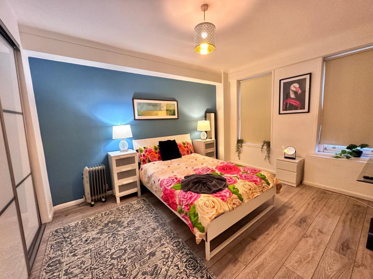 Lovely 2-bedroom In * London